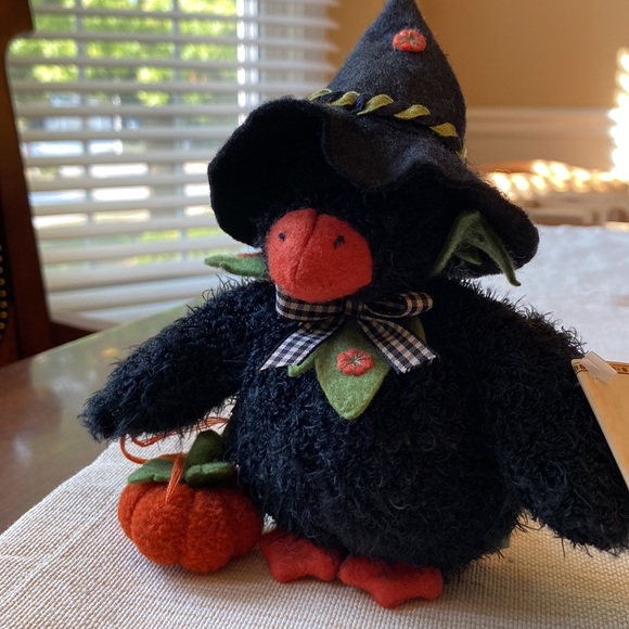 Bunnies By The Bay Hallmark Black Crow Blackbert Plush With Pumpkin 2002 - Picture 13 of 13